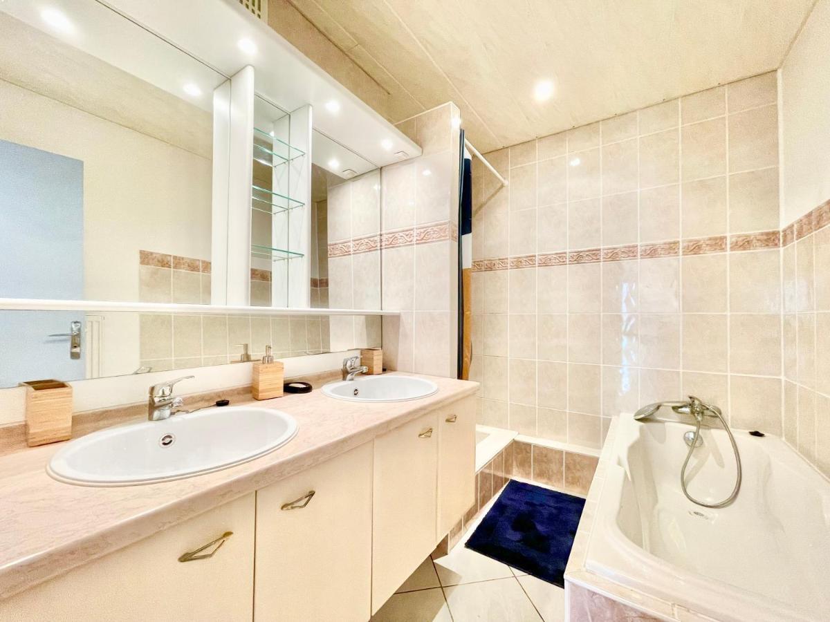 Apartamento Colmar - La Cigogne - Balcon - Vue Degagee - Netflix - Wifi Fibre - Parking Gratuit - Quartier Populaire Exterior foto